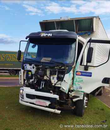 Colisão entre caminhões é registrada em Faxinal dos Guedes - Canal Ideal
