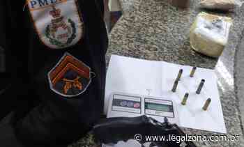 Itaperuna – Dois homens são presos com quase um quilo de cocaína, arma e munições - Portal Legalzona