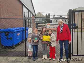 Kinderen halen geld op met klusjes en met lege flessen voor voedselbank - Sliedrecht24