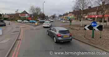 Armed police stop bus in Solihull after knifepoint robbery and threats - Birmingham Live