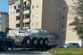 Bianchi, ma impressionano comunque: trasporto di carri armati transita per Trani - TraniViva