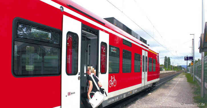 Mannheim:  Mann schlägt 13-Jährigen mit Tüte auf den Kopf