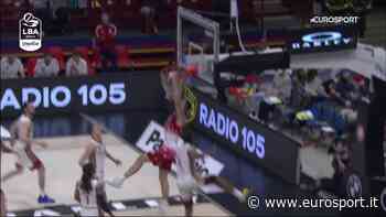 Basket, Serie A - Tarczewski dà spettacolo contro Trieste: super-schiacciata! - Eurosport IT