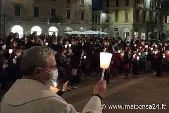 A Gallarate 500 candele per la pace. Don Festa: «Chiediamo a Dio la sua giustizia» - MALPENSA24 - malpensa24.it