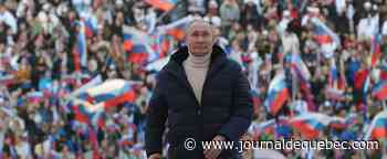 Poutine accuse l’Ukraine de «crimes de guerre» auprès de Macron