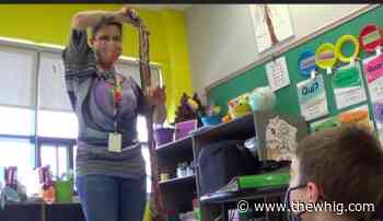 Students at Notre-Dame school in Cornwall work on Métis bracelets - The Kingston Whig-Standard