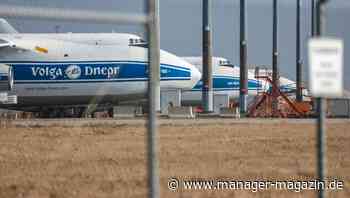 Ukraine-Krieg: Russlands größte Fracht-Airline setzt Boeing-Flüge aus, Mehrere EU-Länder wollen europaweiten Preisdeckel für Gasimporteinsetzen