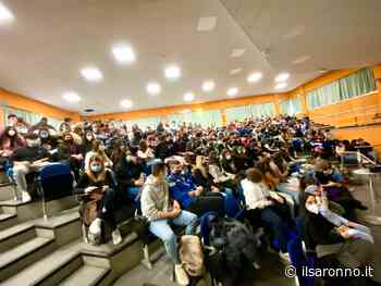 Saronno, gli studenti dell'Itc Zappa incontrano lo scrittore pluripremiato Marco Balzano - ilSaronno