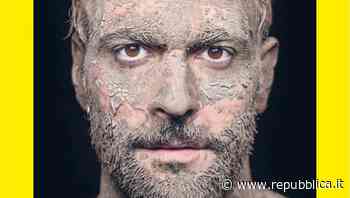 Marco Mengoni, un artista "Essenziale" per il Pianeta: "Non costa niente credere nell'umanità" - la Repubblica