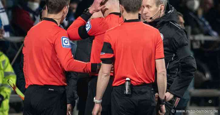 Nach Becherwurf: Spiel Bochum gegen Gladbach abgebrochen