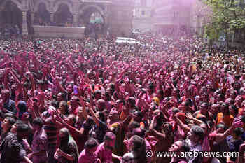India celebrates Holi in full color as coronavirus cases dip - Arab News