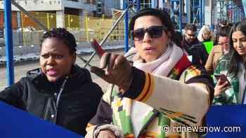 Women's March winds through downtown Red Deer - rdnewsnow.com