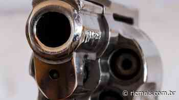 Com ajuda de escada, quarteto invade banheiro de sobrado, agride moradoras e ‘faz a limpa’ - RIC Mais