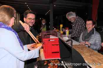 NRW-SPD-Chef Thomas Kutschaty besucht Waltrop: Ein Vegetarier am Grill - Waltroper Zeitung