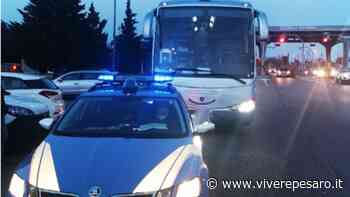 Irregolarità sull'autobus dall'Albania, fermo del mezzo e multa di 4mila euro - Vivere Pesaro