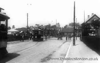 Trams from Walthamstow terminating in Chingford a century ago