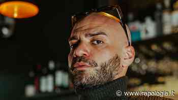 Alba e tramonto sono fusi in Orizzonte Arancio di Enigma - Rapologia