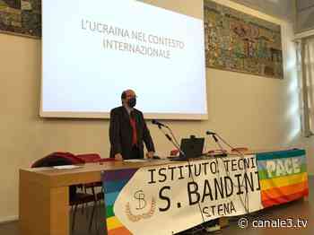 Il Professor Isernia dell'Università di Siena agli studenti del Bandini: con le guerre abbiamo il problema di colmare le conoscenze - Canale 3