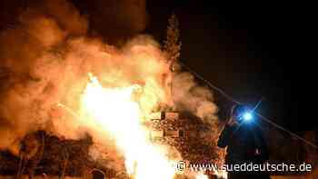 Brauchtum - Ravensburg - Oberschwaben und Bodensee: Funkenfeuer treiben Winter aus - Kultur - SZ.de - Süddeutsche Zeitung - SZ.de