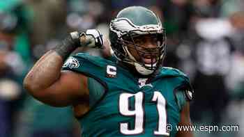 Eagles bring back Pro Bowler Cox on 1-year deal