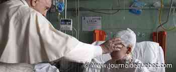 Le pape rend visite à des enfants ukrainiens soignés dans un hôpital du Vatican