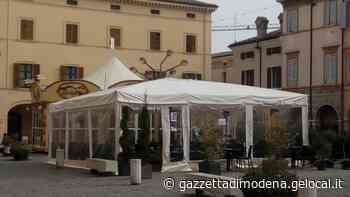 Carpi, riappare il tendone abusivo del bar: «Impossibile far rispettare le regole» - La Gazzetta di Modena