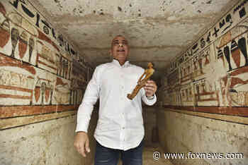 Egypt displays recently discovered ancient tombs in Saqqara