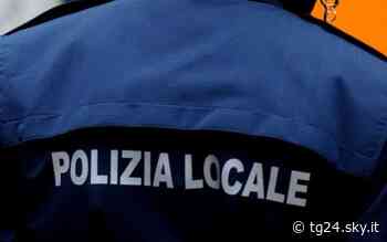 Scarica materiale di risulta nei cassonetti, denunciato a Catania - Sky Tg24