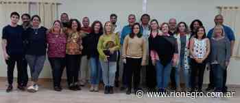 El Coro Universitario de la UNCo se presenta en Roca por los 50 años de la entidad educativa - Diario Río Negro