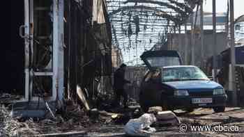 Russian forces move deeper into Mariupol in Ukraine as Zelensky pushes Putin for peace talks