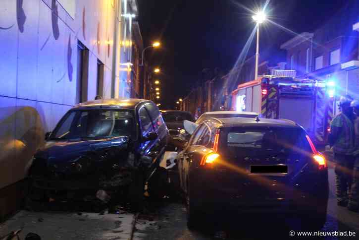Drie wagens goed voor schroothoop nadat bestuurder controle over stuur verliest: “Ze zouden hier beter eenrichtingsverkeer  invoeren”