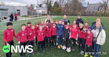 Gevluchte Oekraïense broers voetballen bij Mandel United in Izegem: "Morgen speelt oudste broer zijn eerste wedstrijd" - VRT NWS