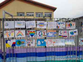 I colori della pace sulle scuole di Cosio Valtellino - Prima la Valtellina
