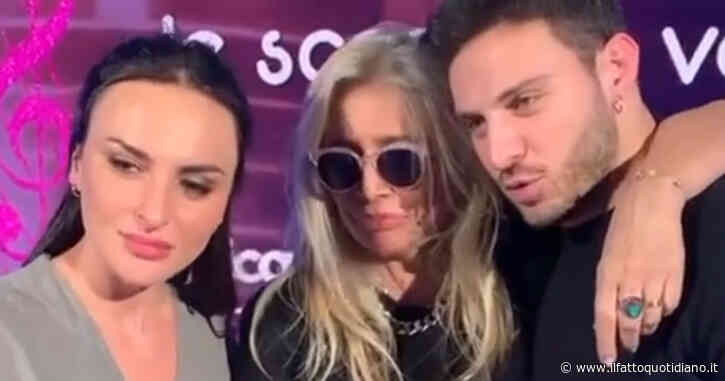 Domenica In, Arisa e Vito Coppola insieme. Mara Venier: “Cosa c’è tra voi?”. La risposta non è la stessa