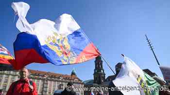 Corona-Gegner schwenken Russland-Fahnen bei Demo in Dresden