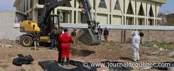 Irak: les restes de membres de l'EI et de leurs proches exhumés d'une fosse commune