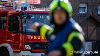 Ludwigslust-Parchim: Scheune und Wohnhaus in Flammen: 100.000 Euro Schaden - STERN.de