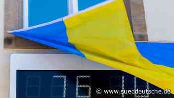 "Friedensuhr" in Minden wegen Angriffs auf Ukraine verhüllt - Süddeutsche Zeitung - SZ.de