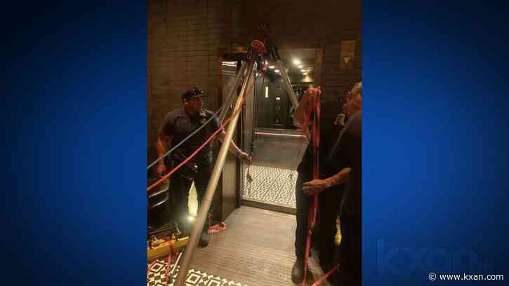 8 rescued from stalled elevator in downtown Austin Saturday