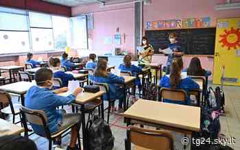 Covid, Floridia a Sky TG24: "Presto le risorse per assicurare le Ffp2 a tutte le scuole" - Sky Tg24