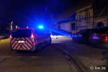 'Canadese' transmigrant maakt vuurtje in de goederenloods bij het station in Veurne - KW.be - KW.be