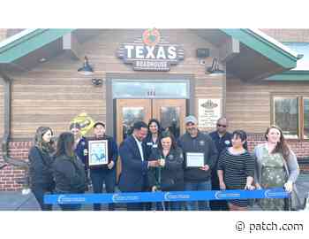 Texas Roadhouse Opens Aurora Location After Move From Naperville - Patch