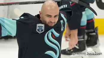 NHL trade deadline: Lightning add Paul; Leafs get Giordano - Belleville News-Democrat