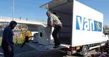 Vrijwilligers rijden laatste hulpgoederen naar overstromingsgebied | Mechelen | hln.be - Het Laatste Nieuws