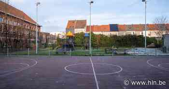 Stad gooit slimme zitbanken in strijd tegen zwerfvuil in speelomgevingen - Het Laatste Nieuws