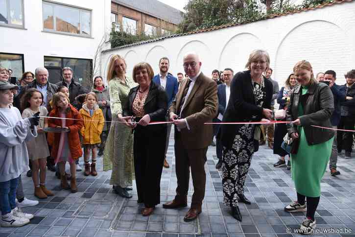 Stedelijke Academie voor Muziek, Woord en Dans officieel ingehuldigd