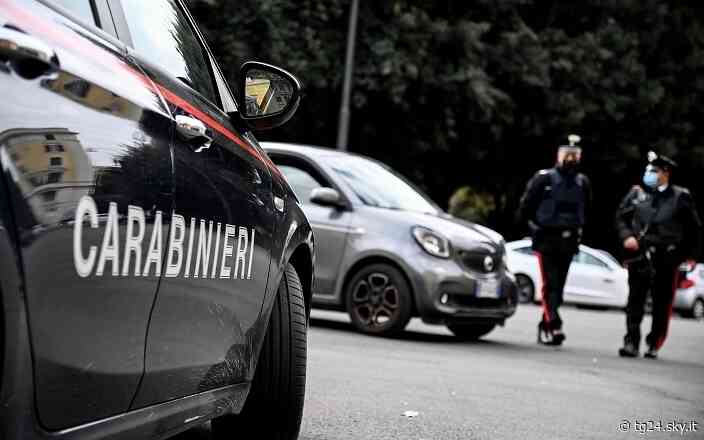 Spari a Bari nel quartiere San Paolo, feriti un 23enne e la fidanzata - Sky Tg24