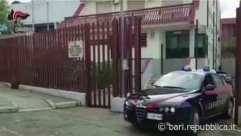 Bari, dopo aver perso alle slot machine minacciarono e rapinarono gestore della sala giochi: 6 persone in car… - La Repubblica