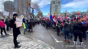 Protesters clash in downtown Calgary over weekly rallies against health measures - Global News
