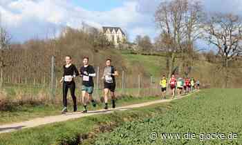 542 Läufer überqueren in Stromberg die Ziellinie - Die Glocke